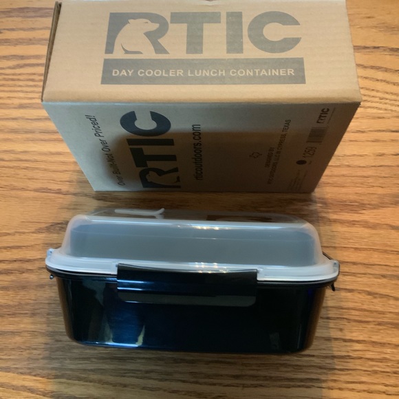 NEW - RTIC DAY COOLER LUNCH CONTAINER - Picture 2 of 14